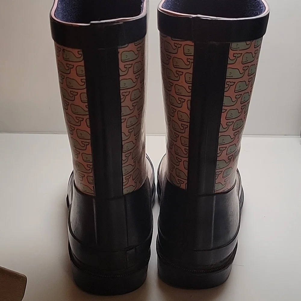 Vineyard Vines rain boots pink with whales - Picture 5 of 9
